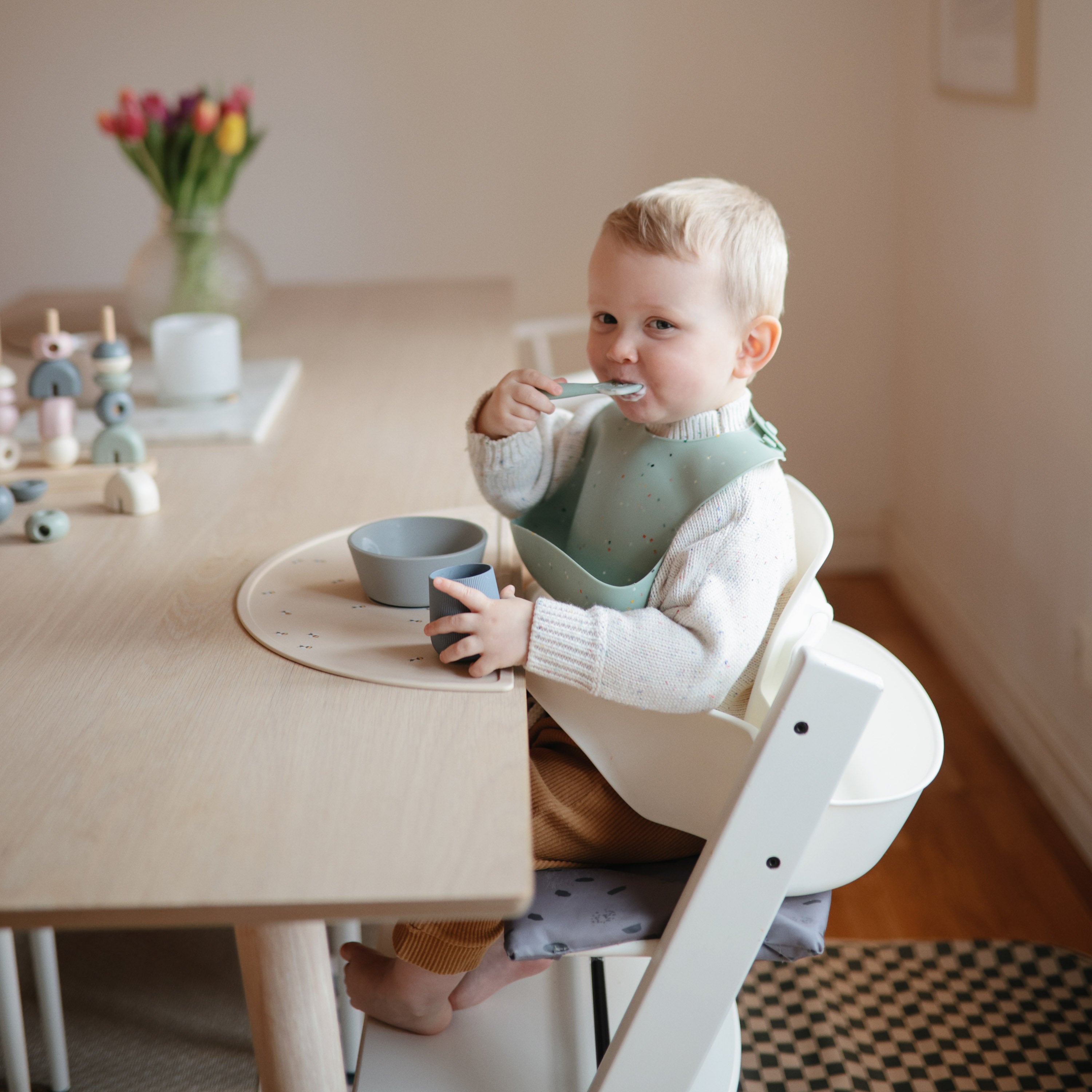 Silicone Baby Bib mushie