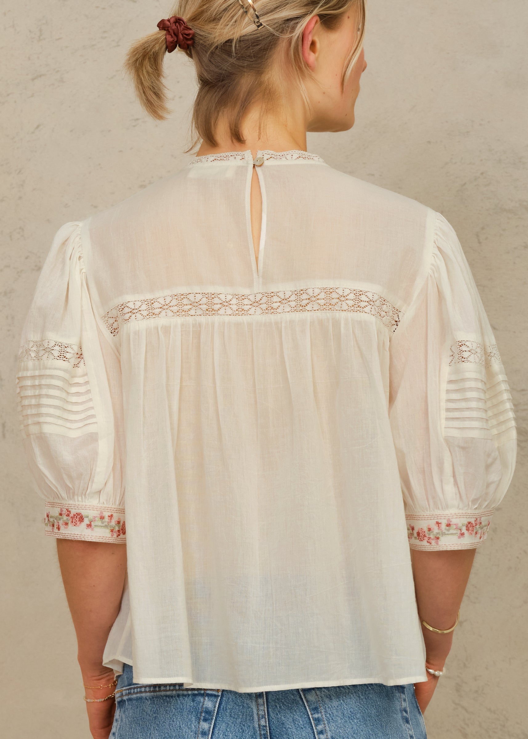 M.A.B.E Fleur Short Sleeve Top - Ecru/Multi