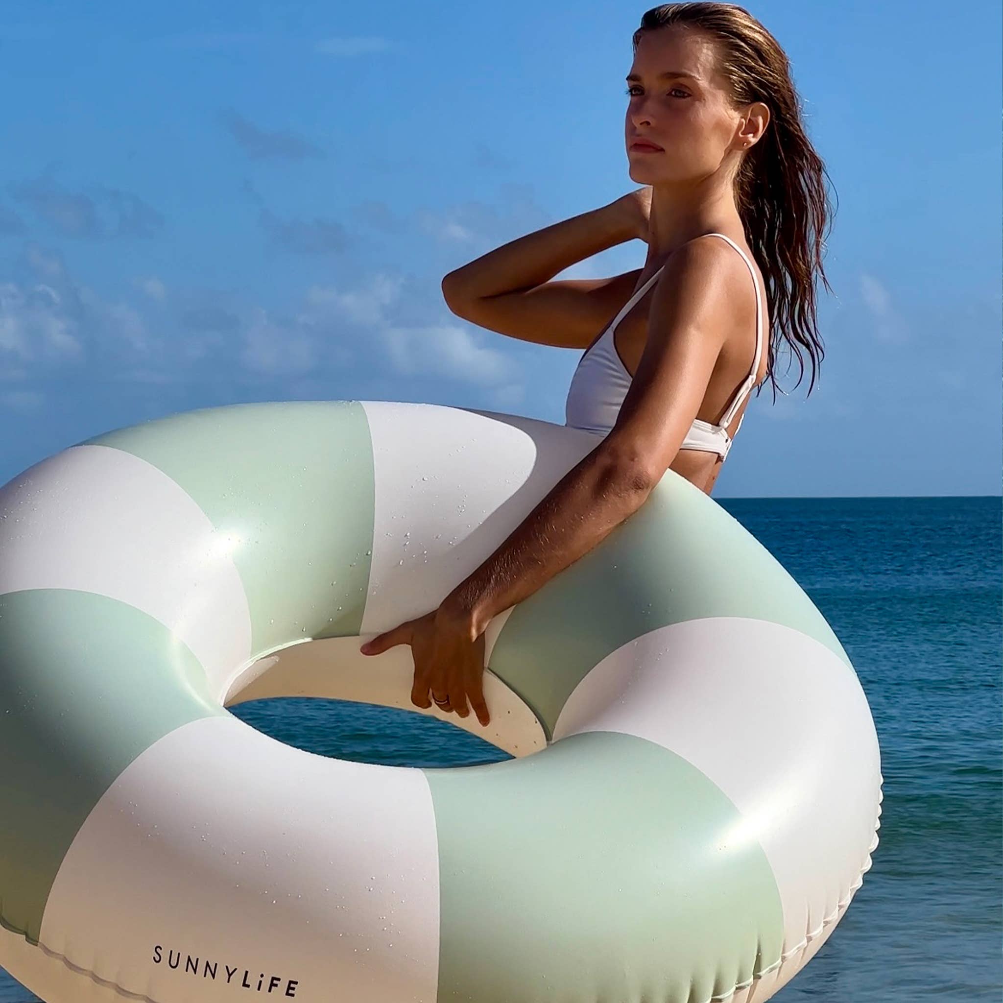 Sunnylife Tube Pool Ring – The Vacay Soft Olive Stripe