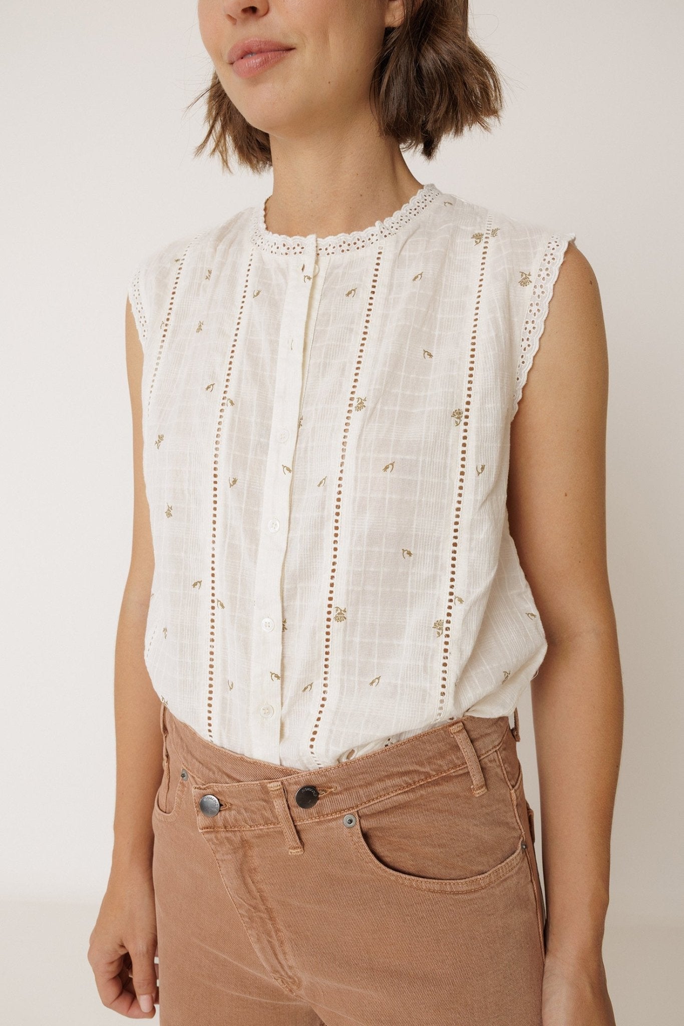 Indi & Cold Stamp - Print Sleeveless Shirt – Ecru INDI&COLD