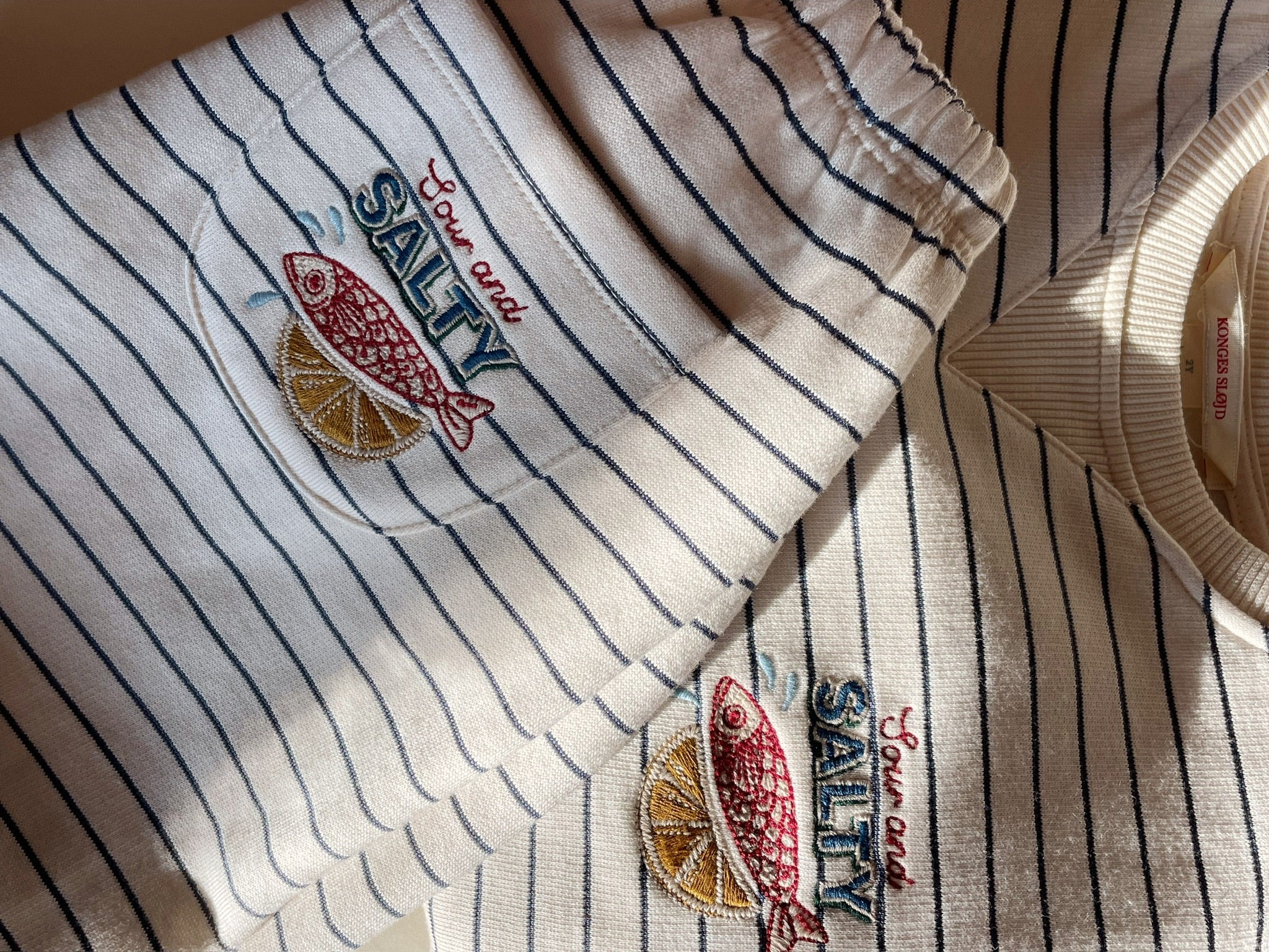 Konges Sløjd Amio Sweatshirt – Captains Blue/Antique White | Kids Organic Cotton Sweatshirt Konges Sløjd New Collection