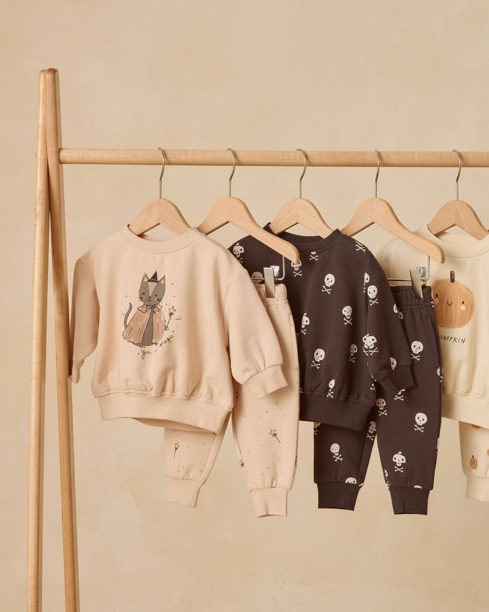 Quincy Mae Relaxed Fleece Sweatpant || Crossbones Quincy Mae New