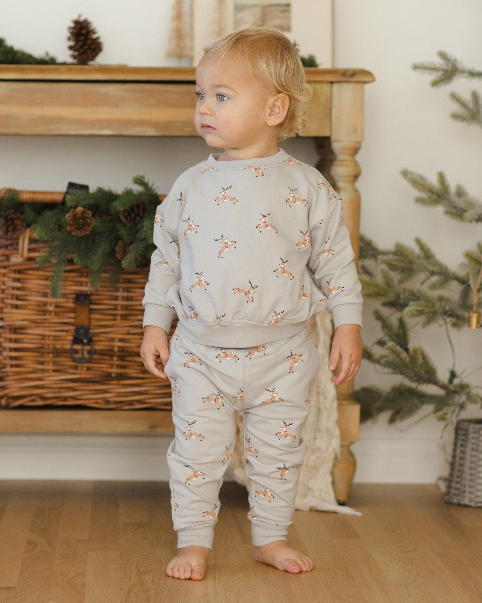 Quincy Mae Relaxed Fleece Sweatshirt || Reindeer Quincy Mae