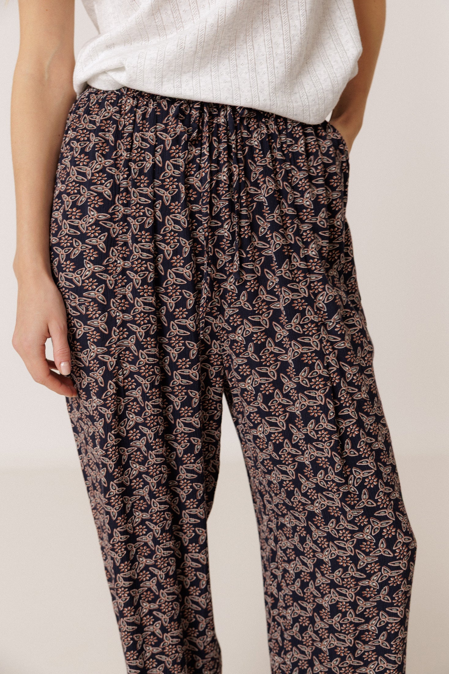 Indi & Cold PANTALÓN ESTAMPADO FLUIDO