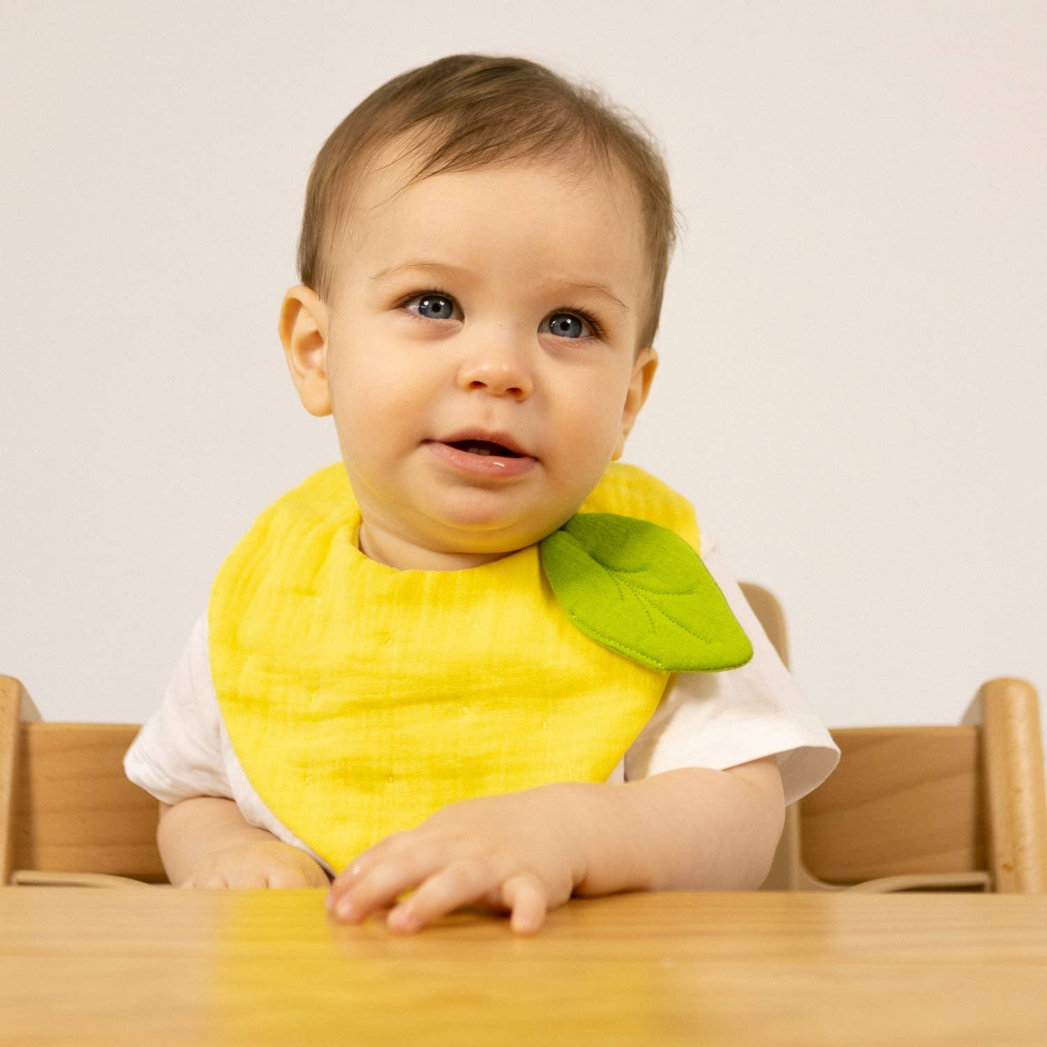 Oli &amp; Carol - Lou The Lemon Bib