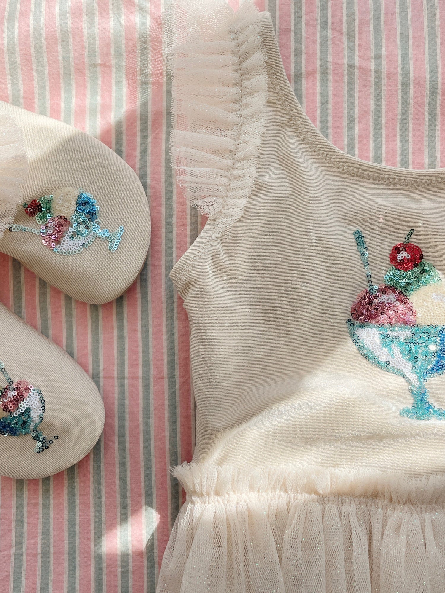 Konges Sløjd AMANDINE FRILL SWIM SHOES - rosewater