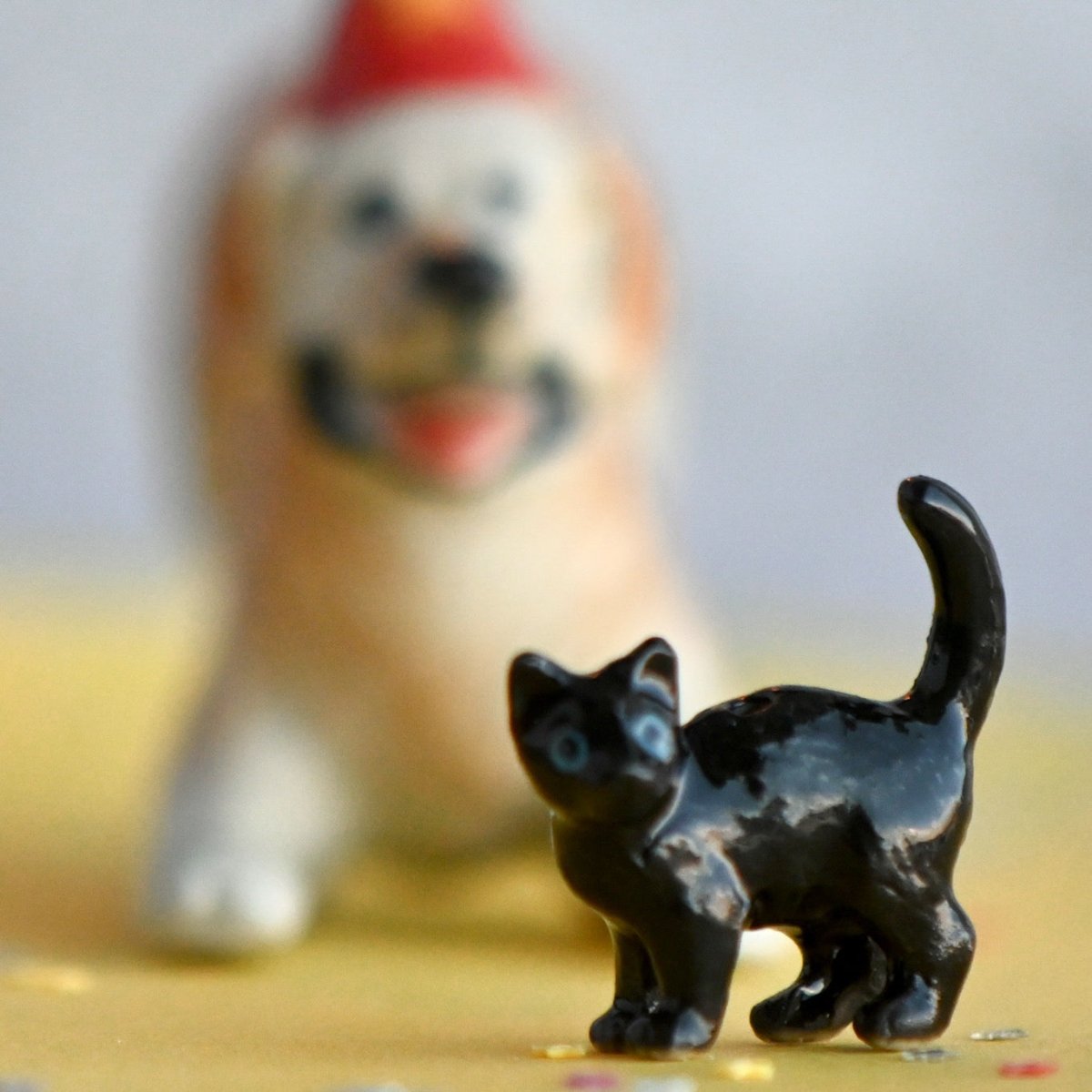 Camp Hollow Golden Retriever Birthday Candle Holder | Porcelain Cake Topper