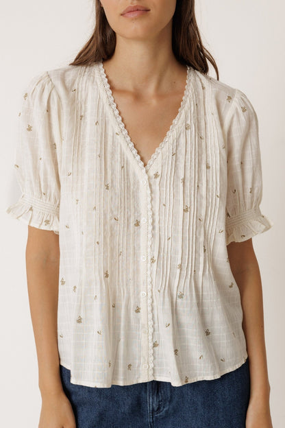 Indi &amp; Cold Short - Sleeve Elastic Shirt – Ecru INDI&amp;COLD