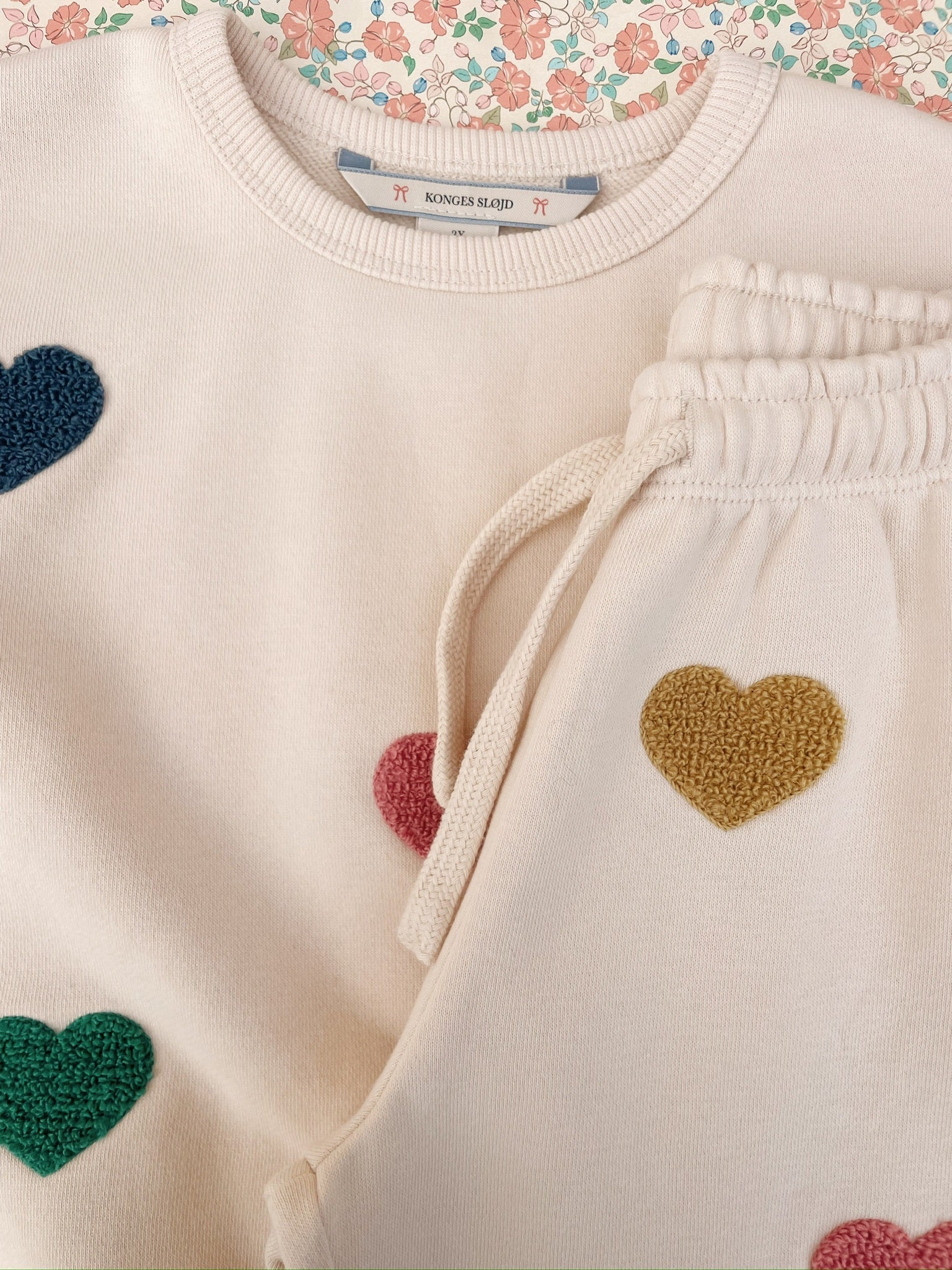 Konges Sløjd Lou Sweatpants – Multi Heart | Kids Organic Cotton Pants Konges Sløjd New Collection