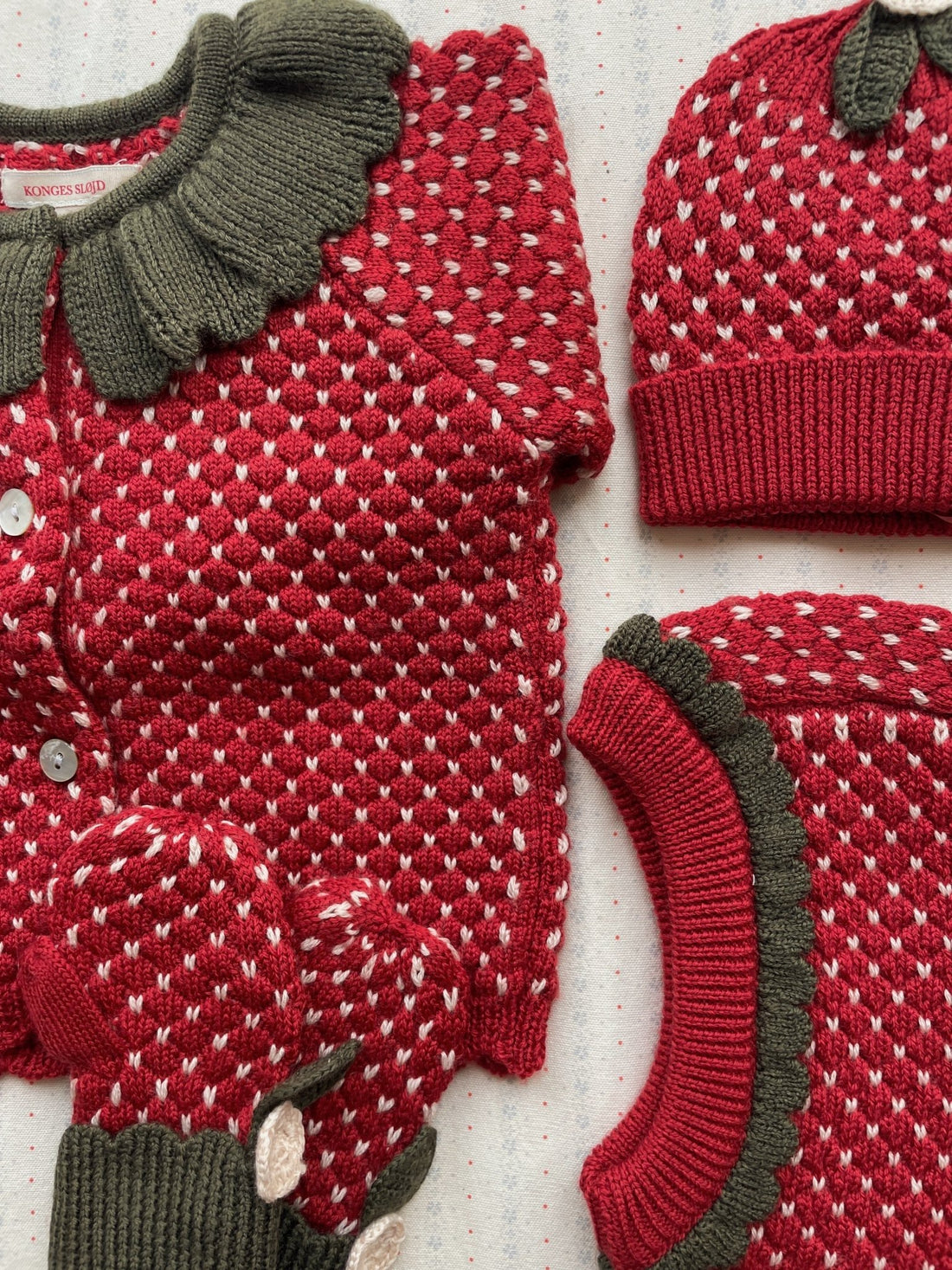 Konges Sløjd STRAWBERRY CARDIGAN - barbados cherry Konges Sløjd New Collection
