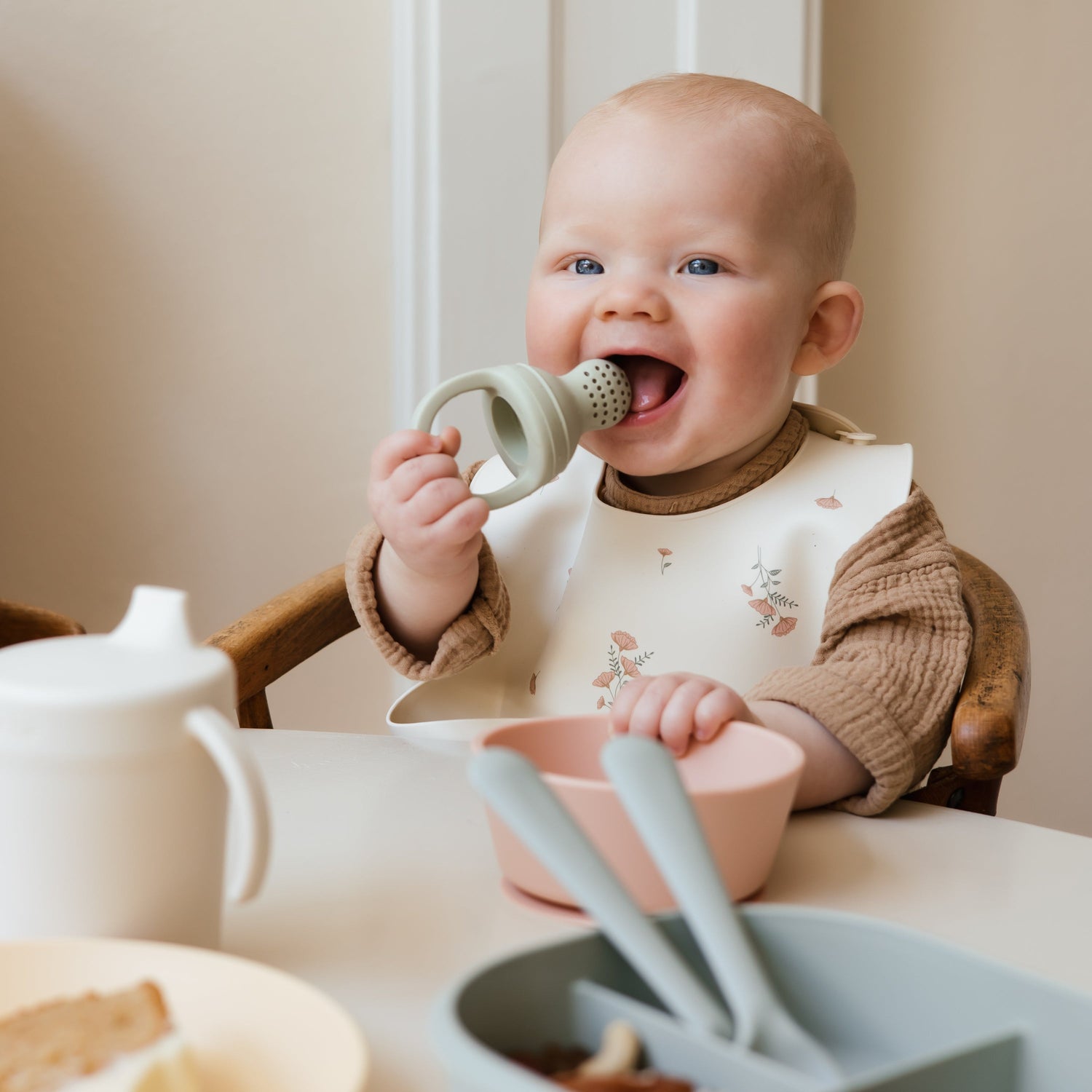 Silicone Baby Bib mushie