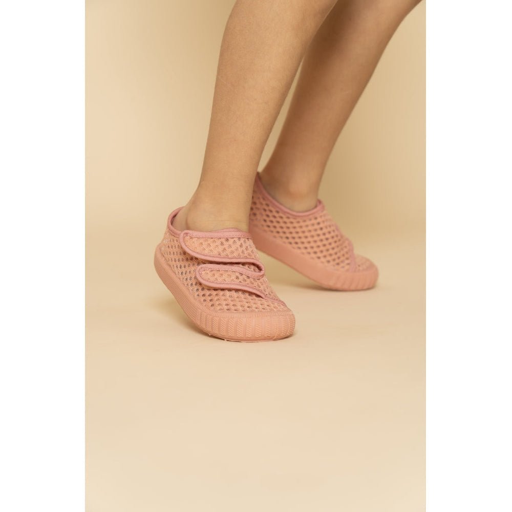 PLAY SHOES - Coral Rouge Grech &amp; Co