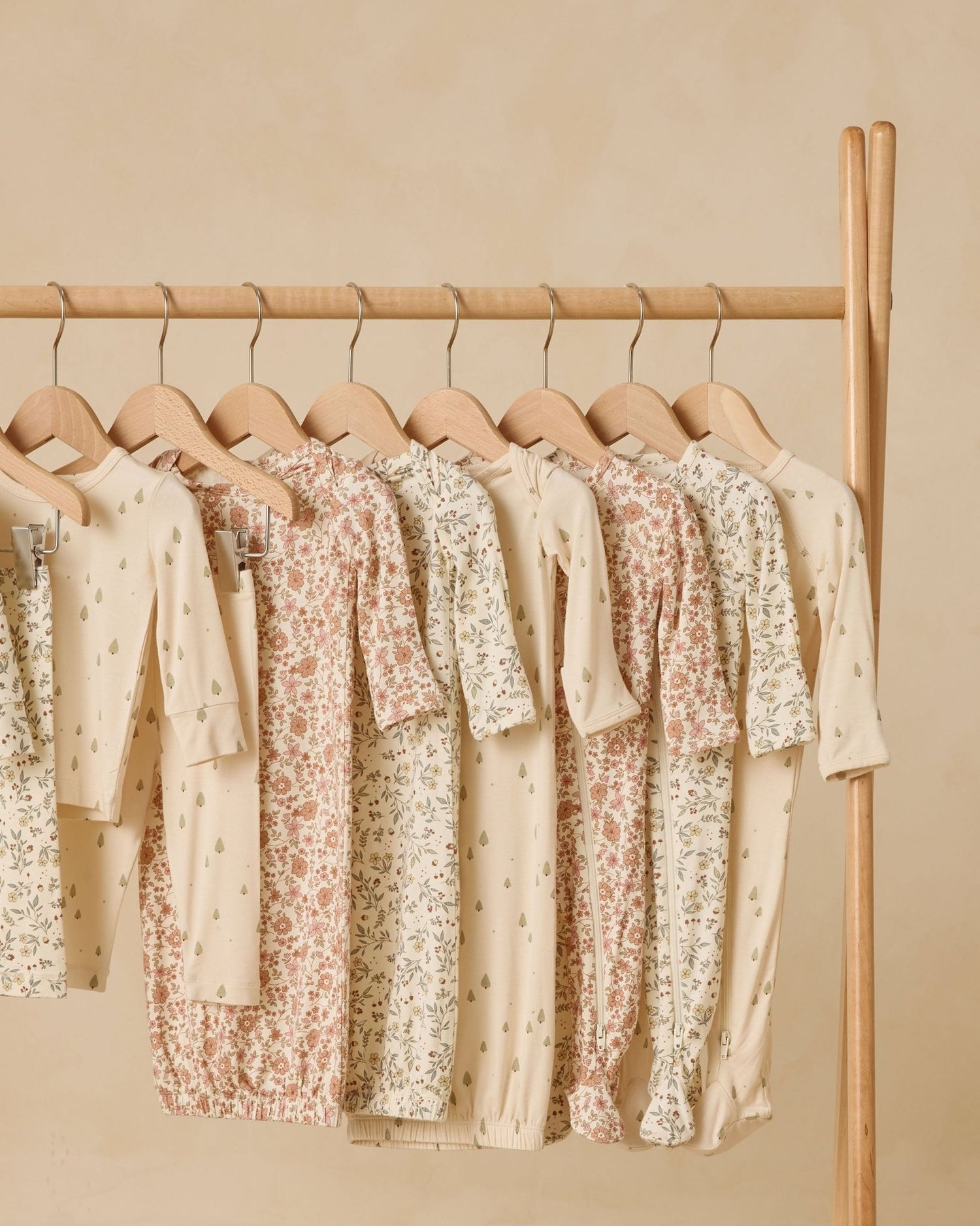 Quincy Mae Bamboo Baby Gown + Hat Set || Woodland Quincy Mae