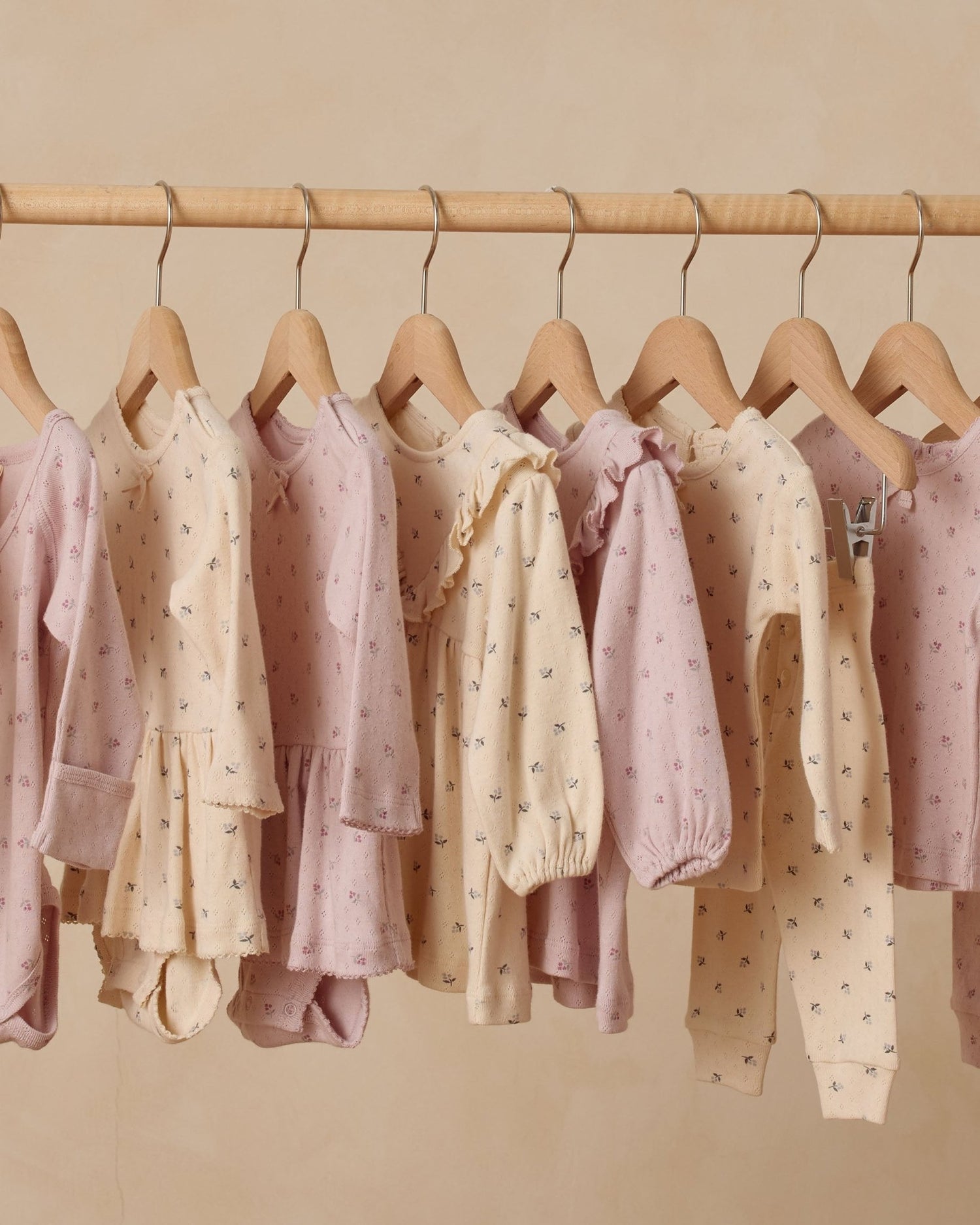 Quincy Mae Long Sleeve Ruffle V Dress || Lilac Ditsy Quincy Mae