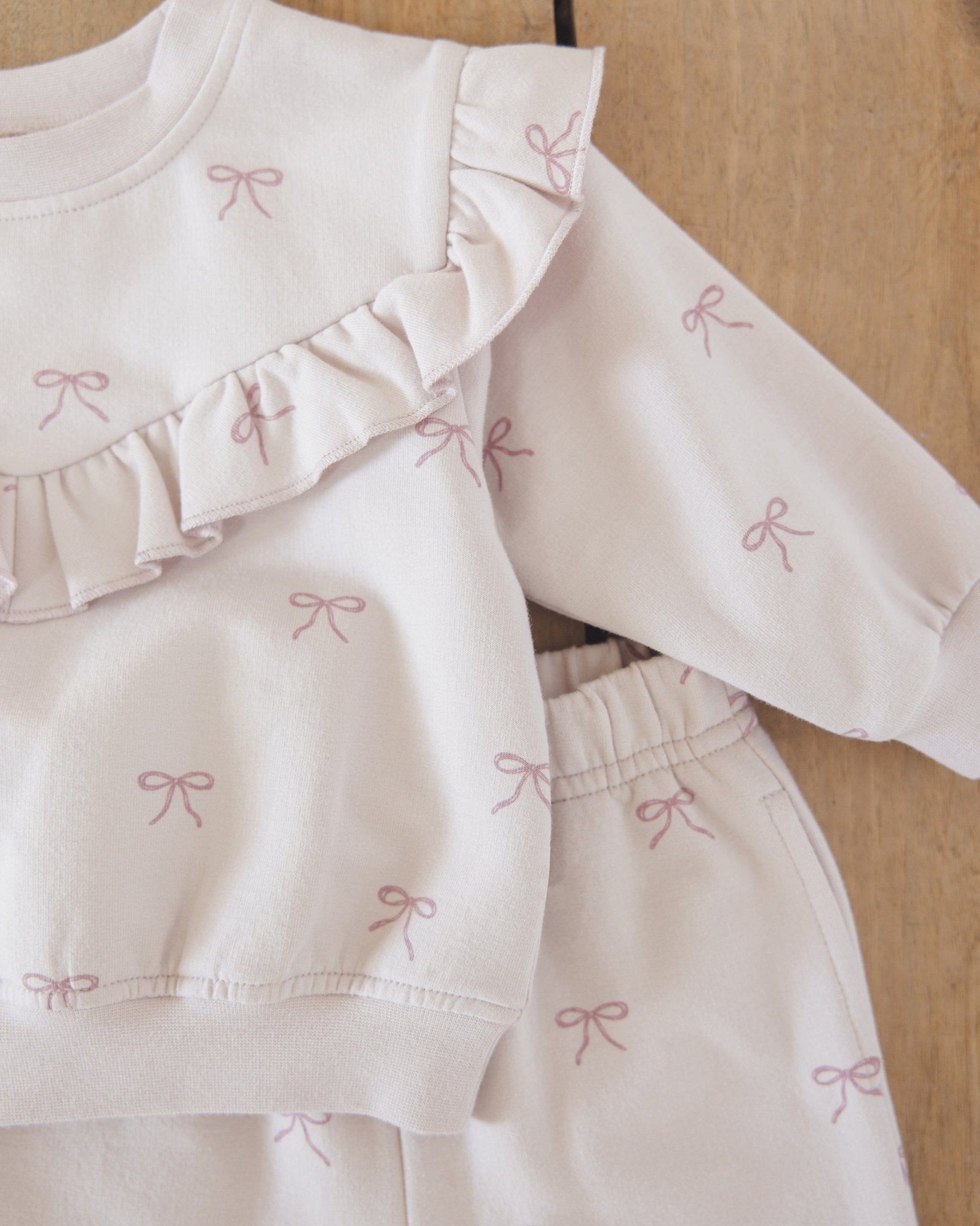 Quincy Mae Relaxed Fleece Sweatpant || Bows Quincy Mae