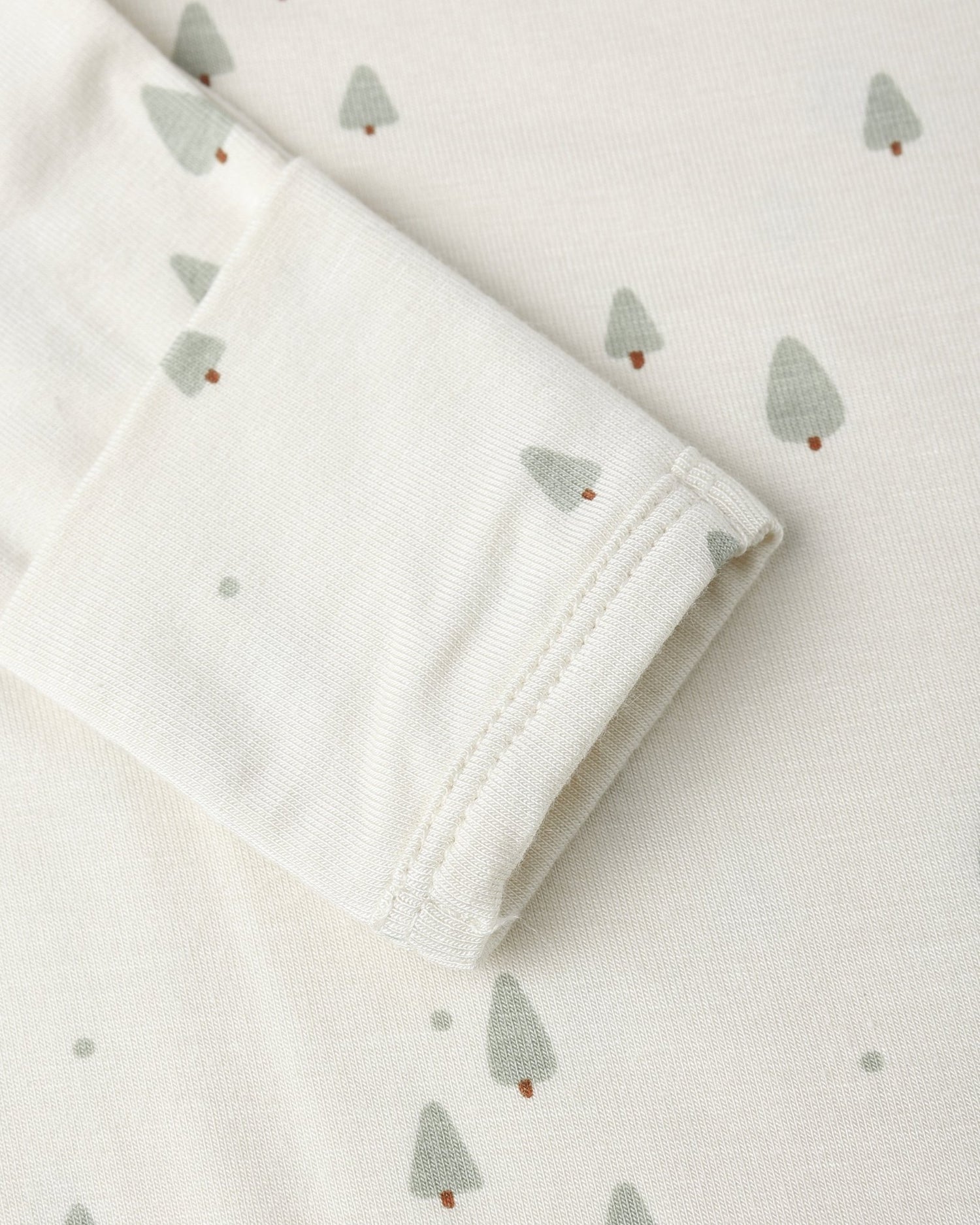 Quincy MaeBamboo Baby Gown + Hat Set || Trees Quincy Mae