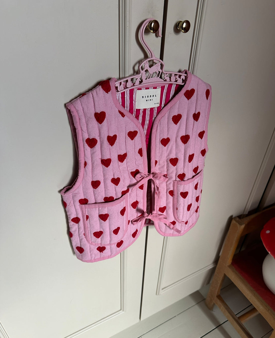 SISSEL EDELBO Honey MINI Vest - Tiny Red Sissel - edelbo