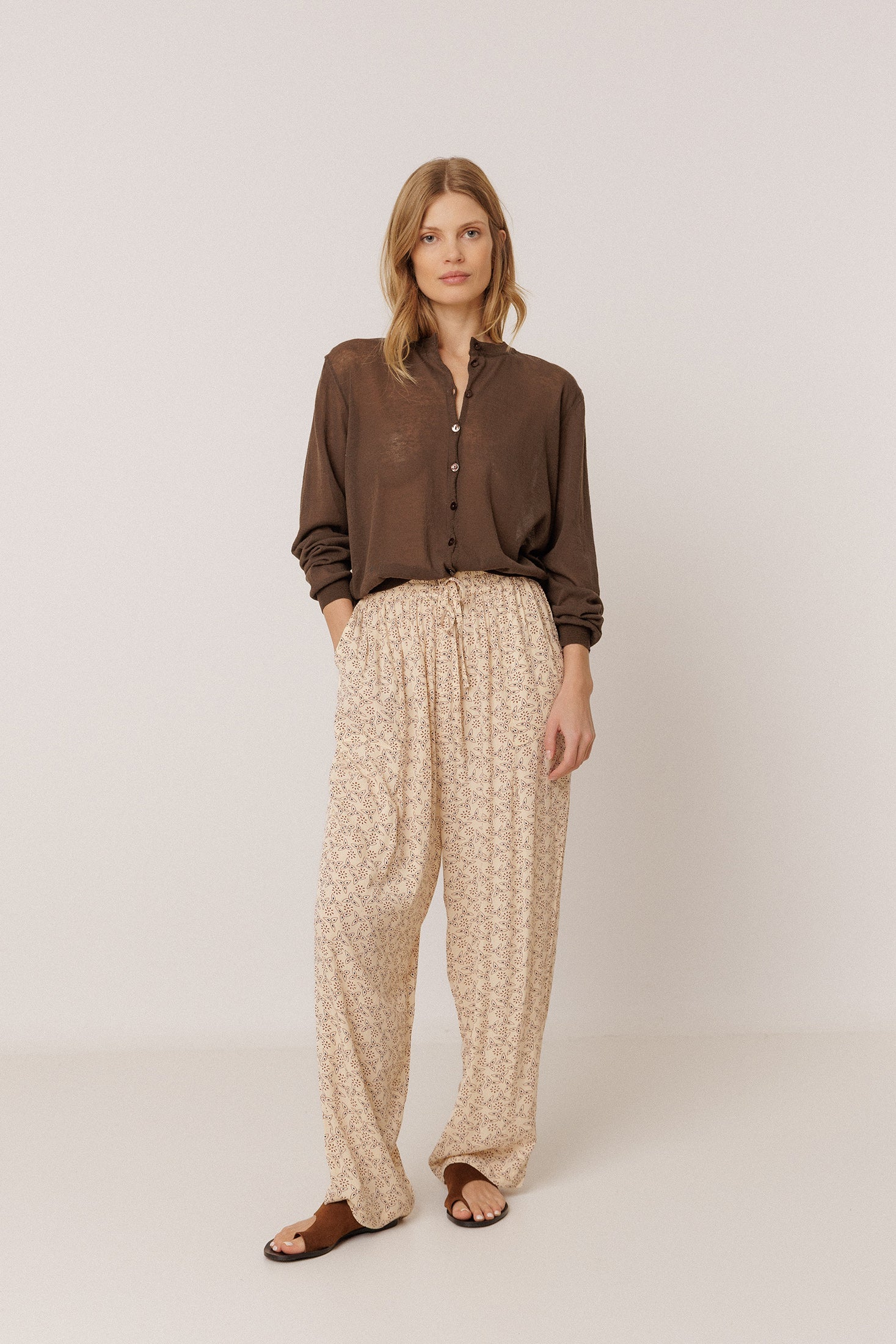 Indi &amp; Cold PANTALÓN ESTAMPADO FLUIDO